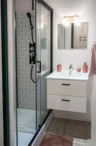 Appartements Le beau Lucien, climatise, central et fonctionnel : photos des chambres