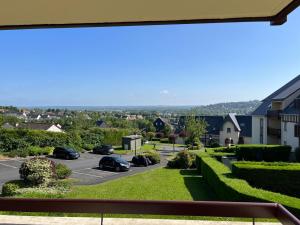 Appartements Domaine du Vert Coteau, limite Trouville, beau 3 pieces avec parking et balcon vue Mer : photos des chambres