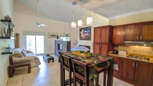 Ocean Dream Art Deco Studio wbalcony