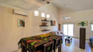 Ocean Dream Art Deco Studio wbalcony