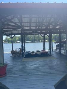 Lazy Days Lakehouse - Lake Palestine