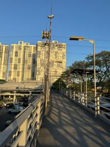 Mayas Home in Pasig Aesthetic and Cozy with Pool access and Netflix