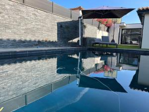 Villas Maison Architecte avec Salle de Cinema : photos des chambres