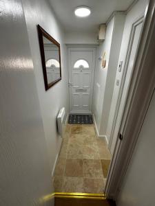 Studio Apartment with spacious garden in Carterton