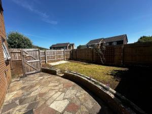 Studio Apartment with spacious garden in Carterton