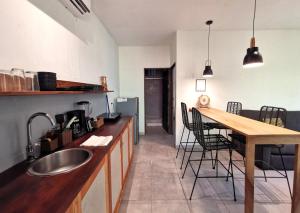 Riverside Apartments - Walk to the Beach in Santa Teresa! Newly Renovated!