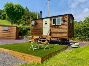 Shepherds Hut, Conwy Valley