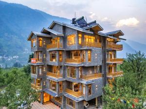Zostel Old Manali, Goshal Road