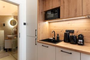 Downtown Dream by Stlcz