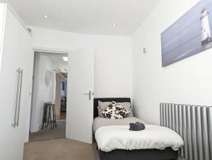 Hyde Park 3 bedroom flat