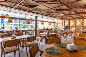 Makia Beach Experience Muro Alto por Brevelar