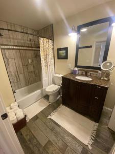 Historic Washington St Balcony