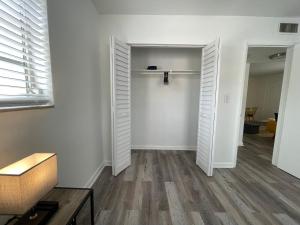 Remodeled Little Havanna Apartments great location