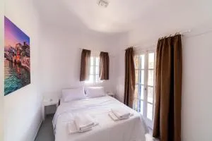 Be Kythnos - Episkopí