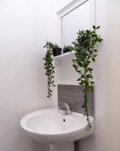 Salford Beach Apartment Free Parking