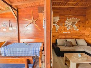 River house Velero