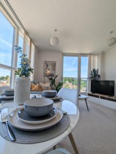 Number 43 Elite Apartment - Top Floor - Free Parking