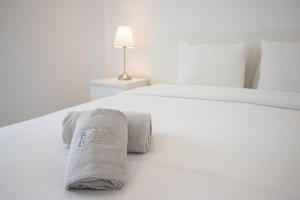 Modern 1 BD Ocean View AC Wi-Fi Beach 100m