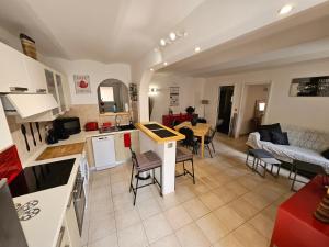 Appartements MICHELE FAMILY - Centre ville - 2 Pieces tranquille - A 150 m de la mer : photos des chambres