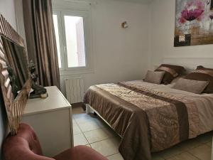 Appartements MICHELE FAMILY - Centre ville - 2 Pieces tranquille - A 150 m de la mer : photos des chambres