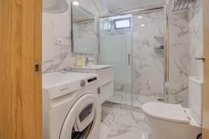 Unique 1BD Ocean View AC Wi-Fi Beach 100m