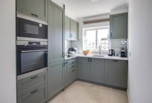 Renovated 2BD AC Wi-Fi Pool Beach 350m