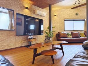 清潔#快適#広々なんば駅徒歩8分#9名宿泊可#Wi-Fiswitch#大画面TV