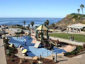 Sand Pebbles Resort - Amazing 2 Bedroom Condo Right by the Beaches & Attractions