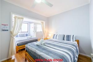 Silver Sands, 29B Victoria Pde - across the road to the water