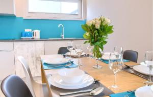 2 Bedroom Beautiful Home In Mrzezyno