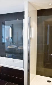 Family Room room in Mercure Saint Malo Balmoral