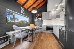 Deadwood Den - Luxurious 3BR Townhouse l Lake Views l Bath l WiFi