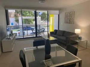 Ultra Convenient St Leonards Apartment HER09008 - Lane Cove