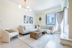 Pool & City Views Overlooking Marina Canal 2BR Apt, Murjan, Dubai Marina by Deluxe Holiday Homes
