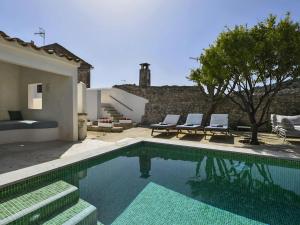 Cosy holiday home with swimming pool