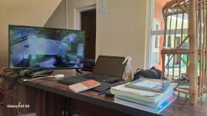 Al-Ayaan Guest House