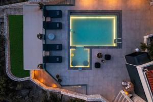 Indigo Villa with private Pool-Gym-Sauna-BBQ by Hospi