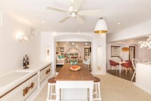 Kallos Villas & Suites