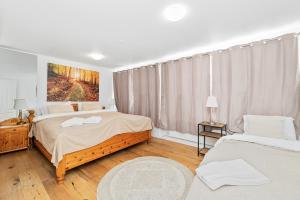 Huge Apartment - Best Location - Large Patio