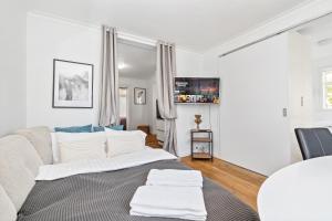 Huge Apartment - Best Location - Large Patio