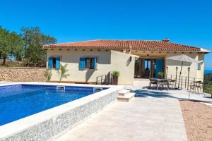 Can Gomez - Pool - 8p