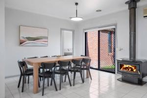Werribee Spacious Retreat