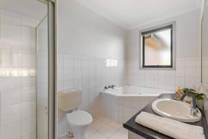 Werribee Spacious Retreat