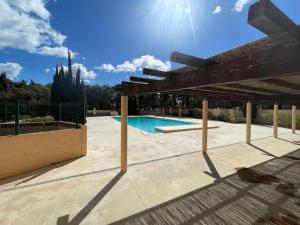 Appartements 4 personnes-clim-piscine-parking : photos des chambres