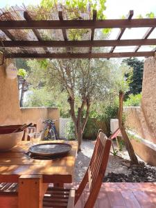 Appartements 4 personnes-clim-piscine-parking : photos des chambres