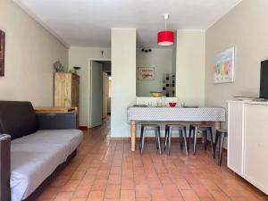 Appartements 4 personnes-clim-piscine-parking : photos des chambres