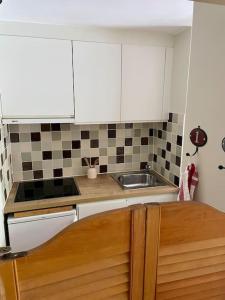 Appartements 4 personnes-clim-piscine-parking : photos des chambres