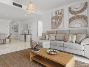 Beach Puerto Banús 3 Br Apartment