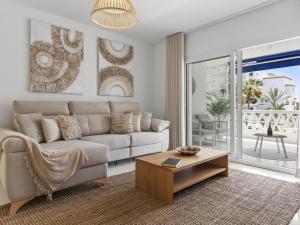 Beach Puerto Banús 3 Br Apartment