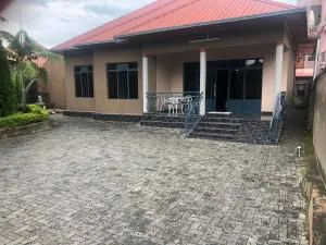 Snug crib - Nyamyumba